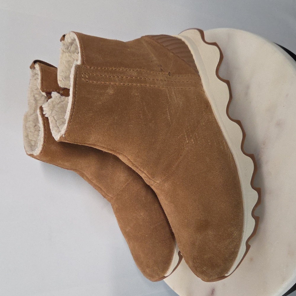 Sorel Tan Suede Winter Boots Size 7